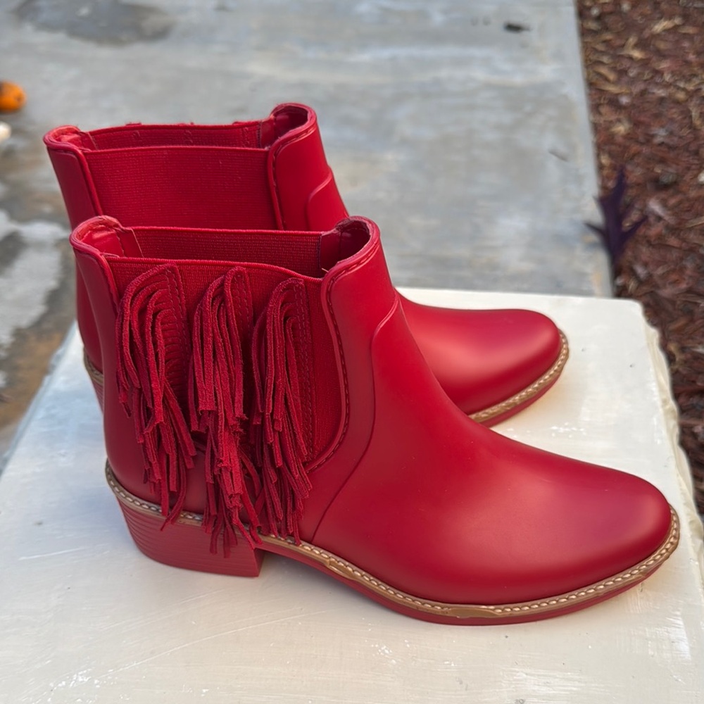 Bernardo Red Fringe Ankle Rain Boots